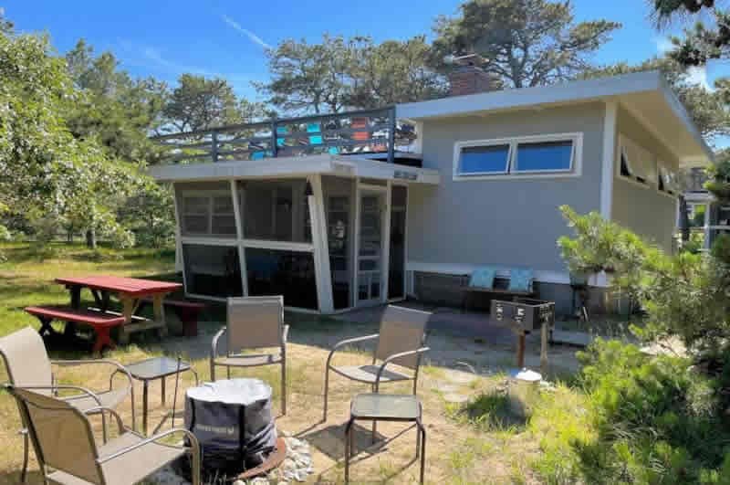 Ebb Tide in Wellfleet, MA is a Cape Cod Cottage Rental