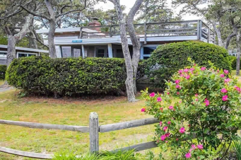 Sea View in Wellfleet MA is a Cape Cod Cottage Rental